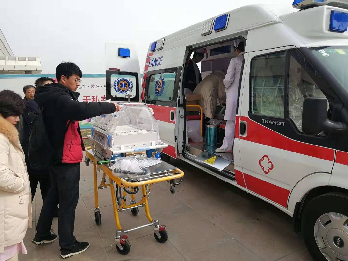 阿贝救护车转院